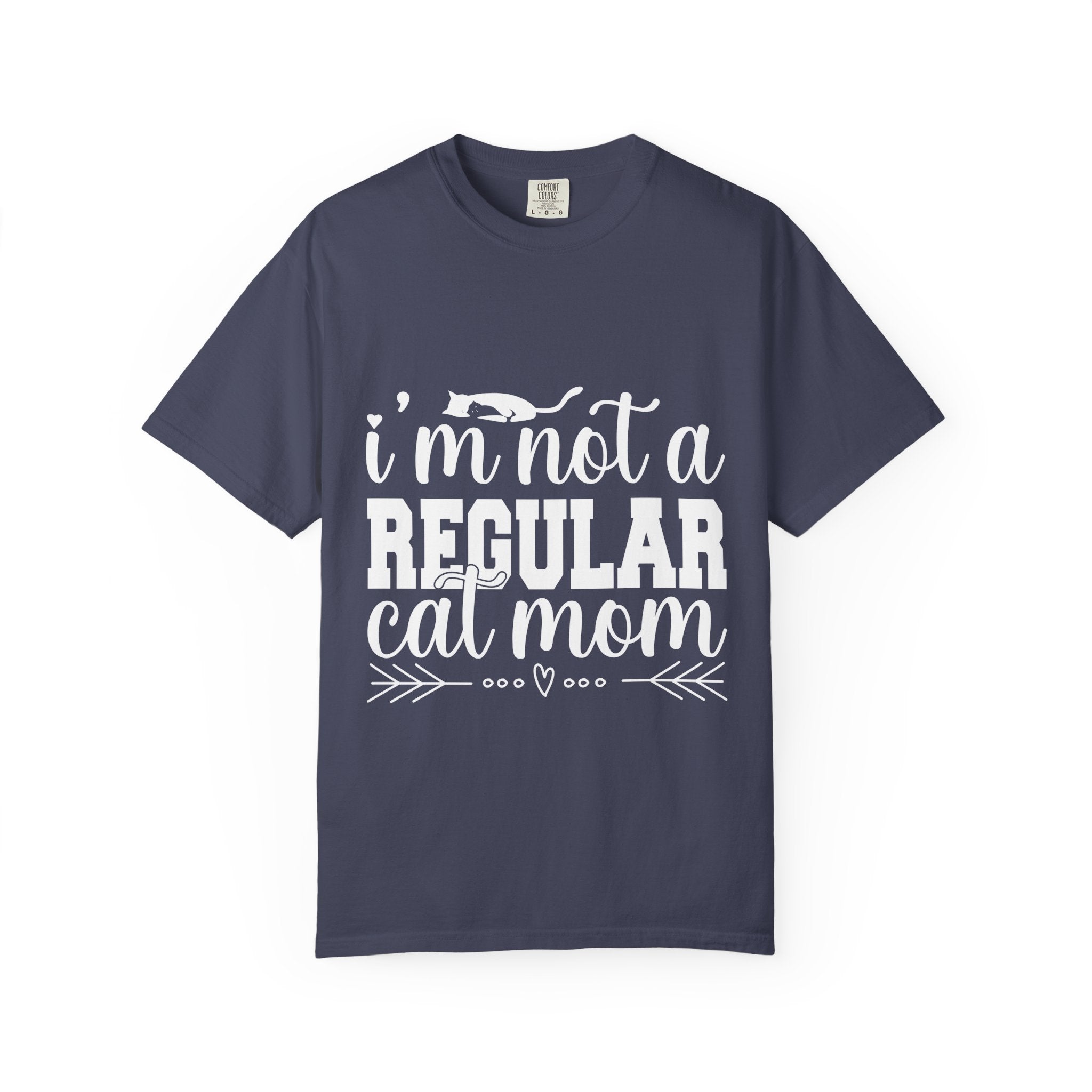 i'm not a regular cat mom T-shirt