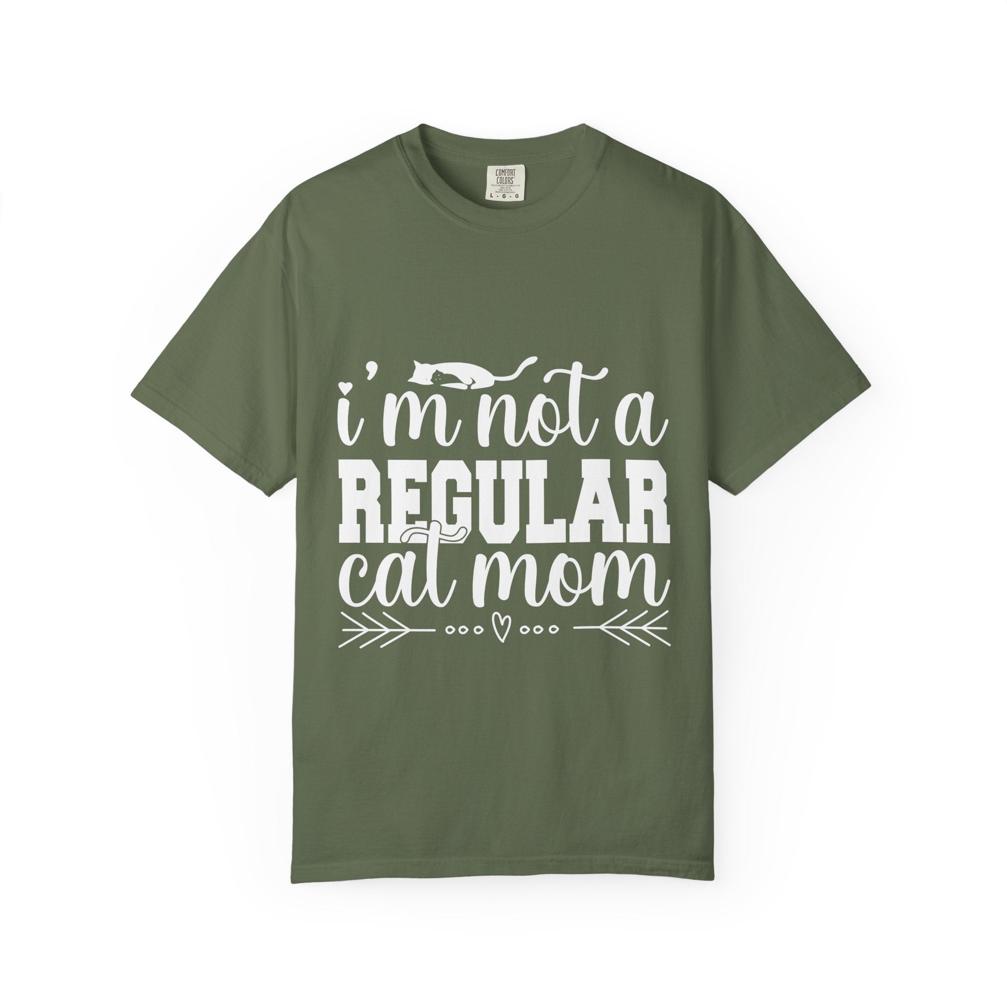 i'm not a regular cat mom T-shirt