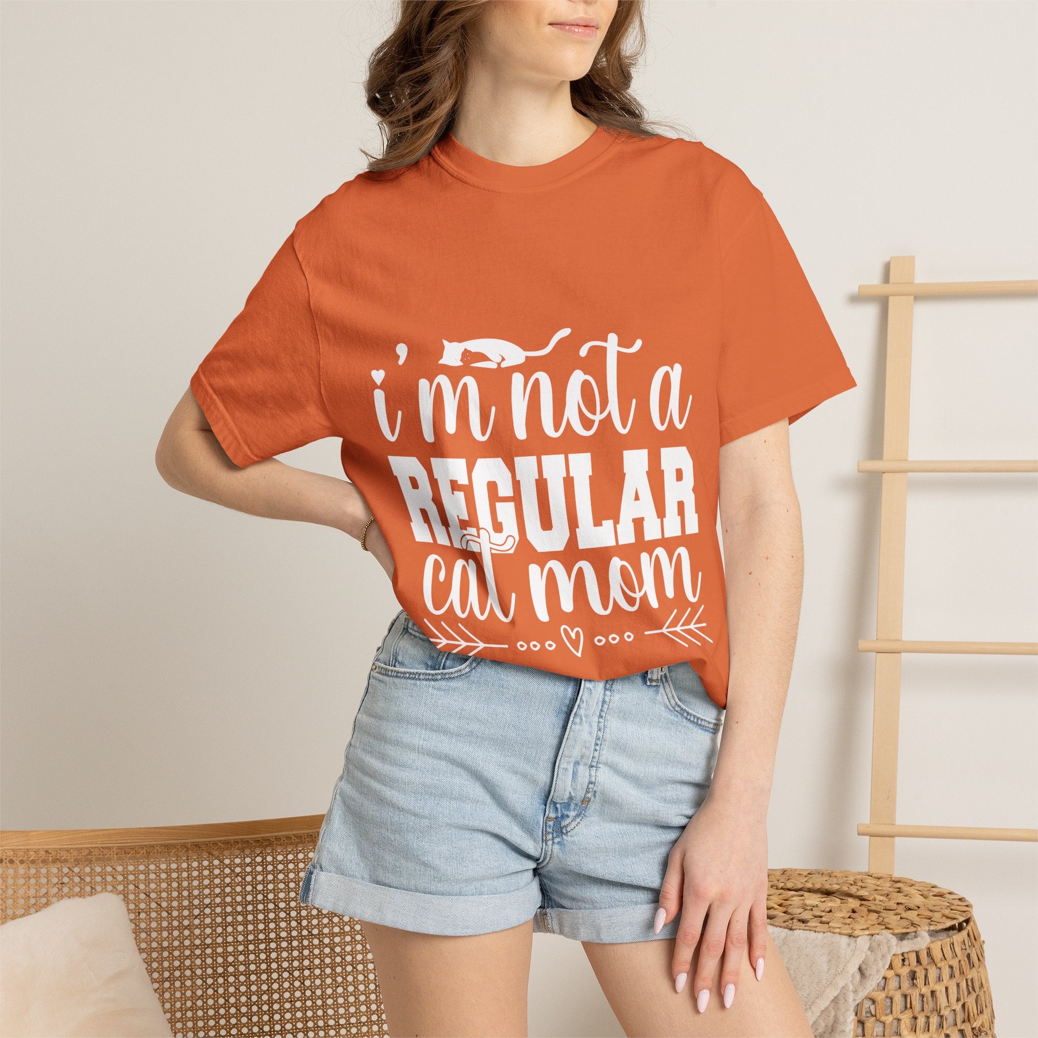 i'm not a regular cat mom T-shirt