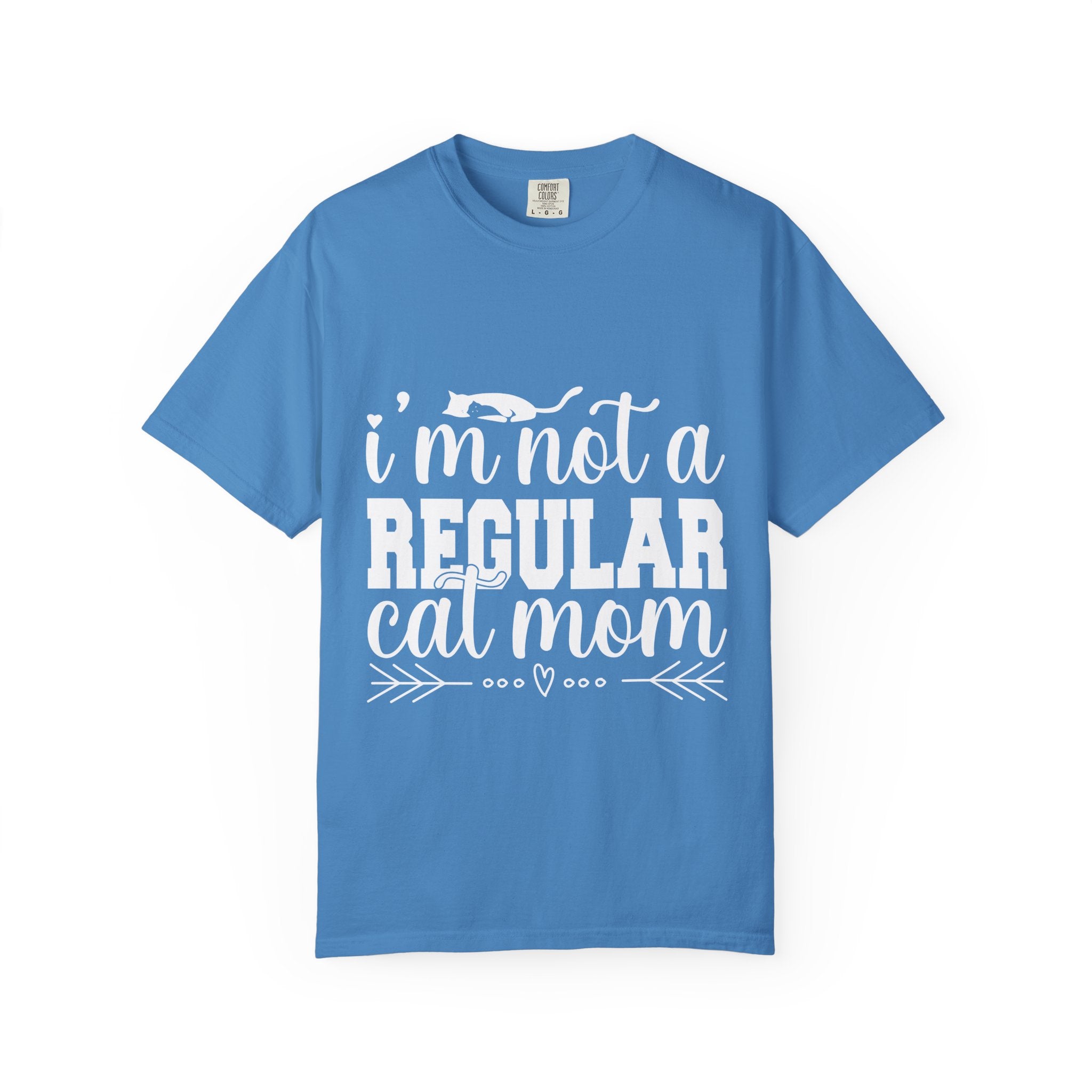 i'm not a regular cat mom T-shirt