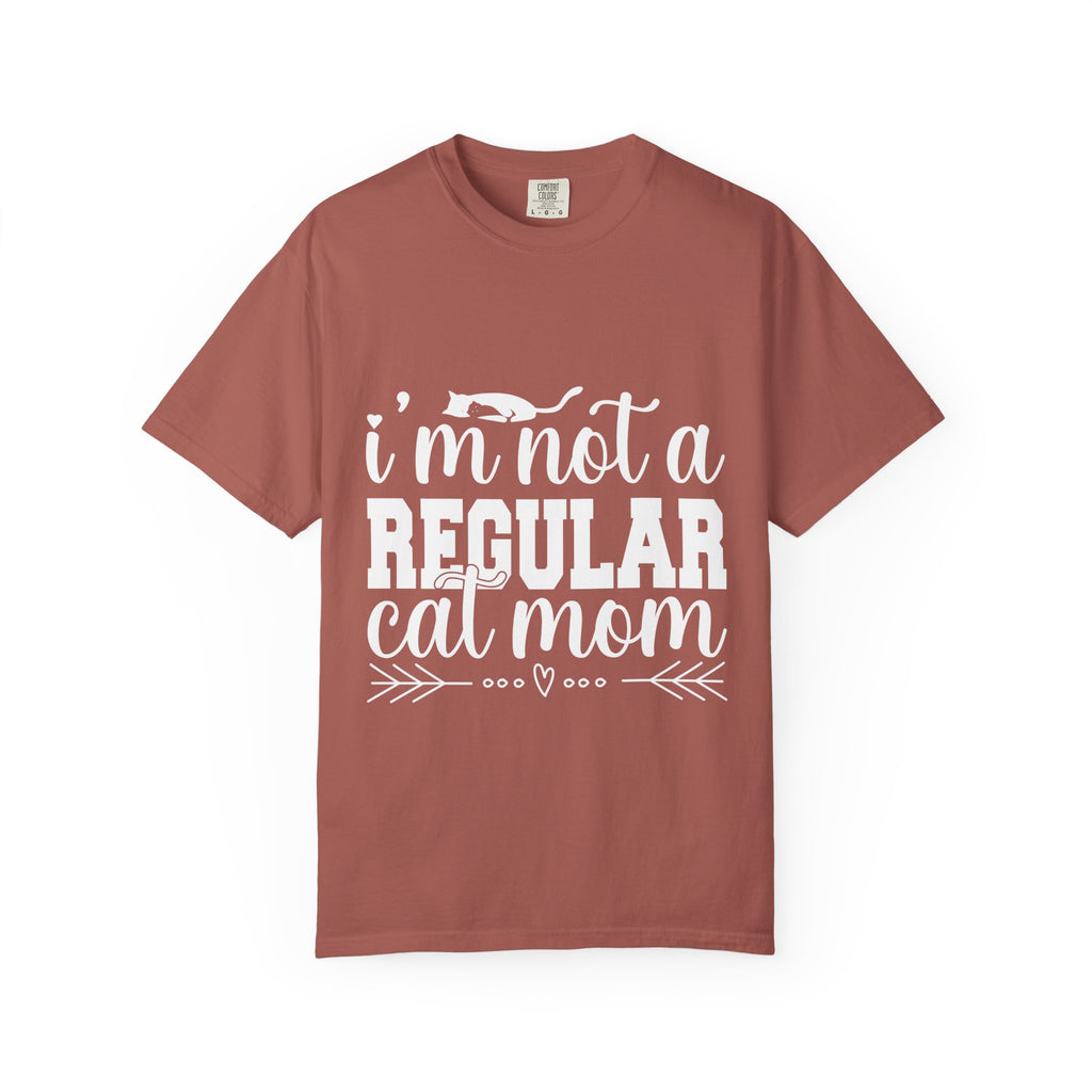i'm not a regular cat mom T-shirt