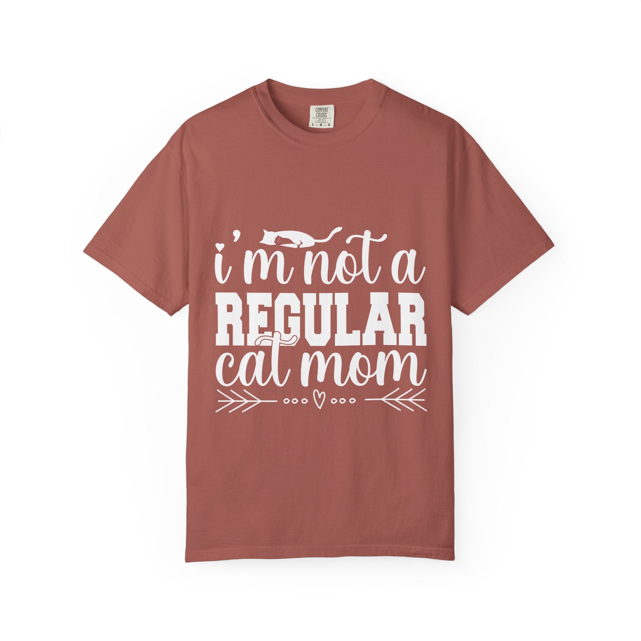 i'm not a regular cat mom T-shirt