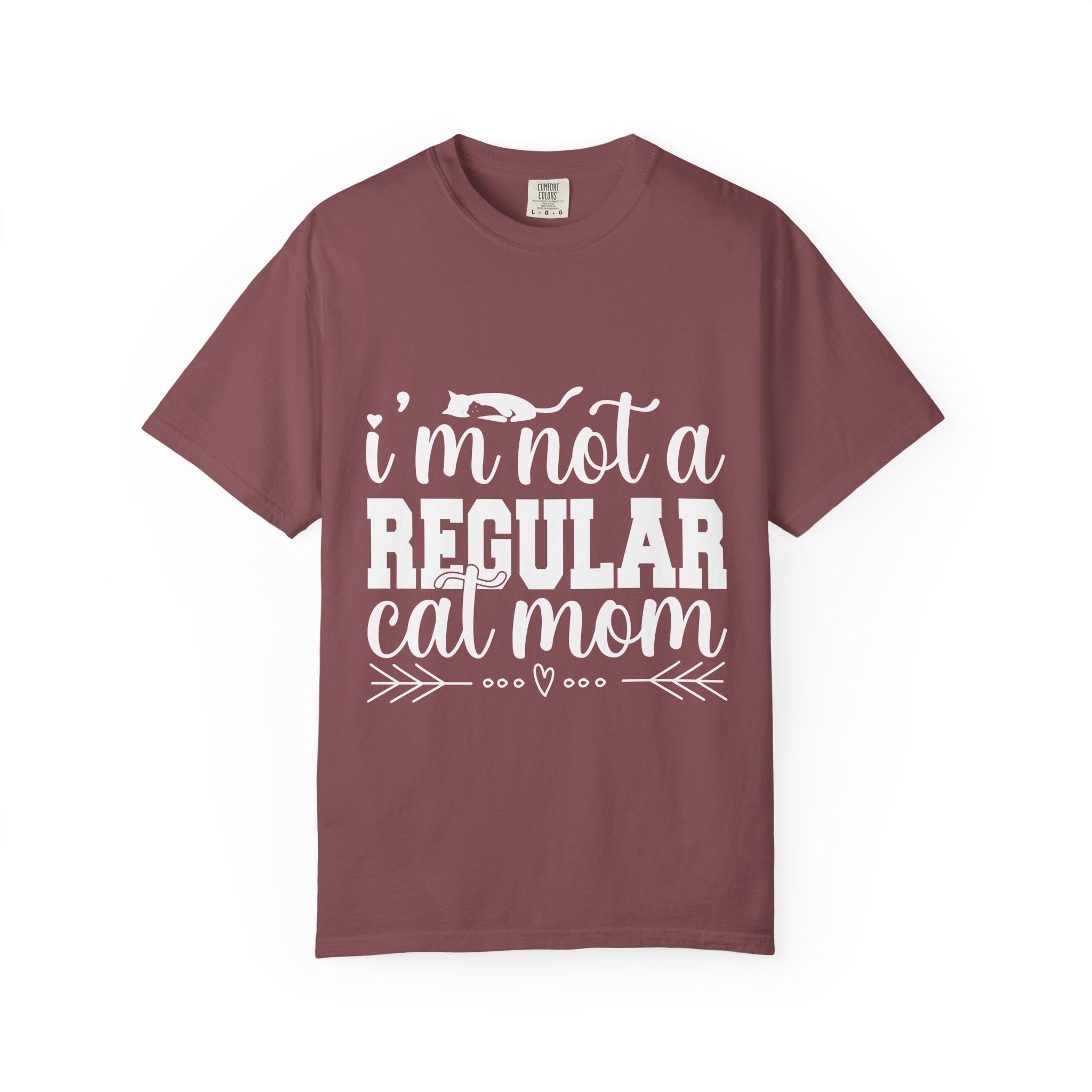 i'm not a regular cat mom T-shirt