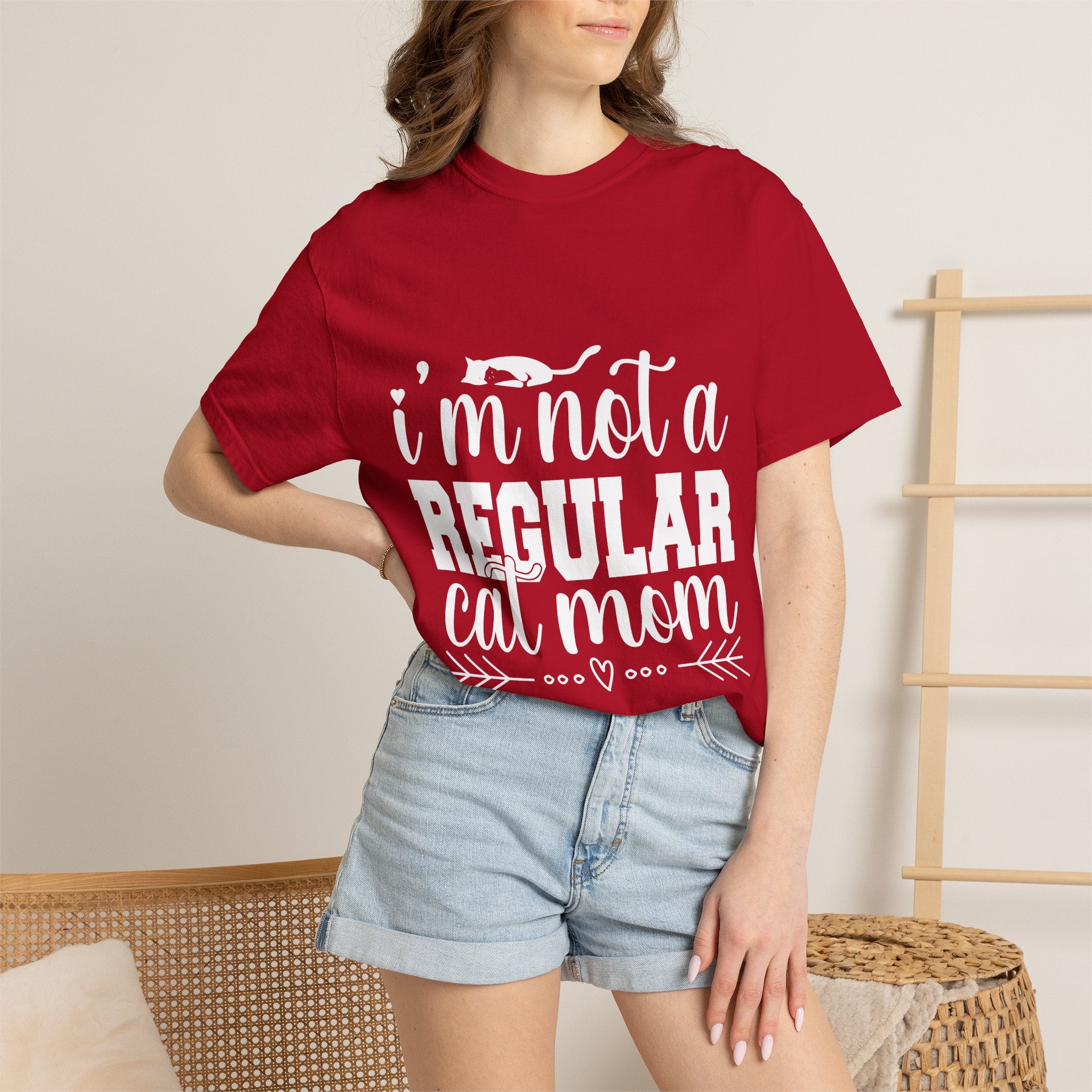 i'm not a regular cat mom T-shirt